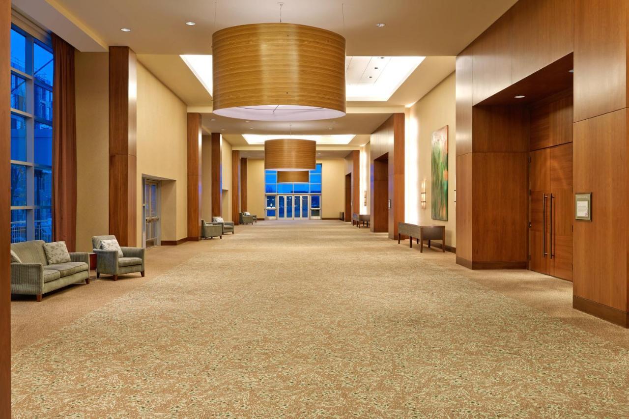 The Westin Boston Seaport District Hotel Exterior photo
