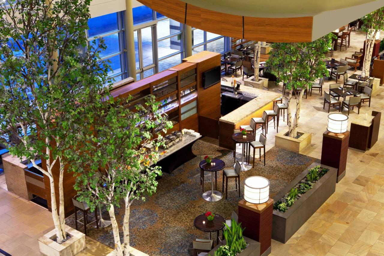 The Westin Boston Seaport District Hotel Exterior photo