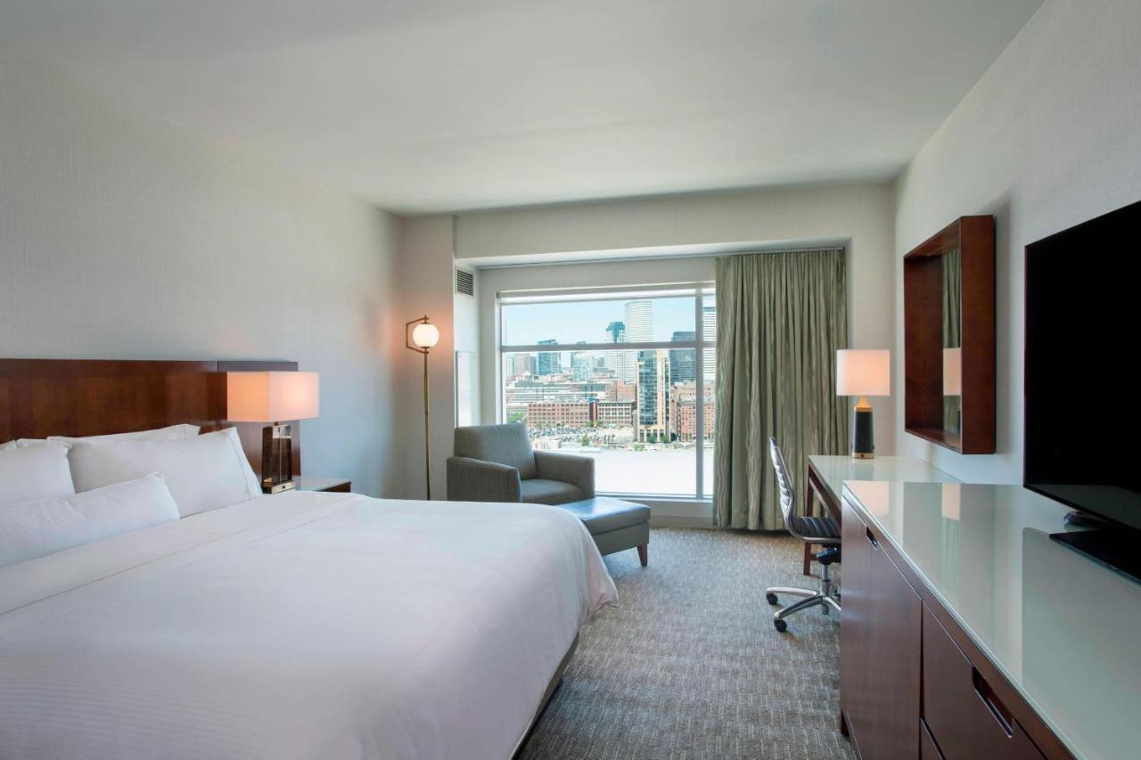 The Westin Boston Seaport District Hotel Exterior photo